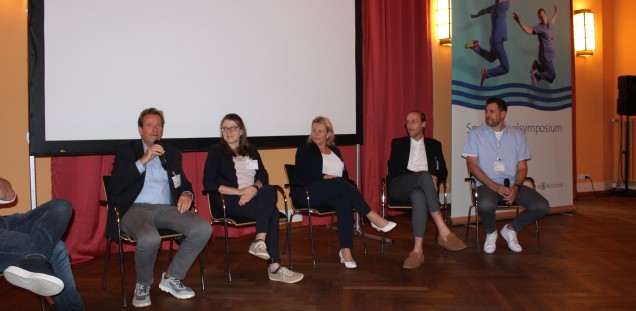 Podiumsdiskussion zum Thema Kultur im Klinikum in Bezug auf den Springerpool im Spannungsfeld der Beschäftigten und Stationen