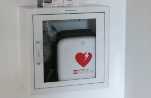 Defibrillator