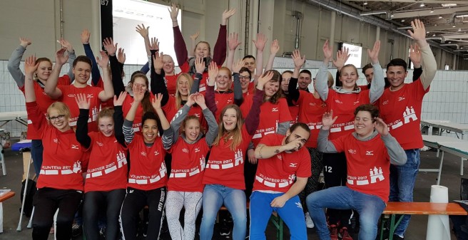 Gruppenbild der Studentinnen und Studenten des dualen Studiengangs der Physiotherapie am UKE