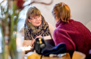 Seite an Seite: Die Krankengeschichte von Anna hat auch die Mutter-Tochter- Beziehung geprägt