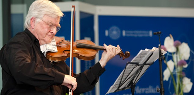 Geiger bei einem Konzert im UKE